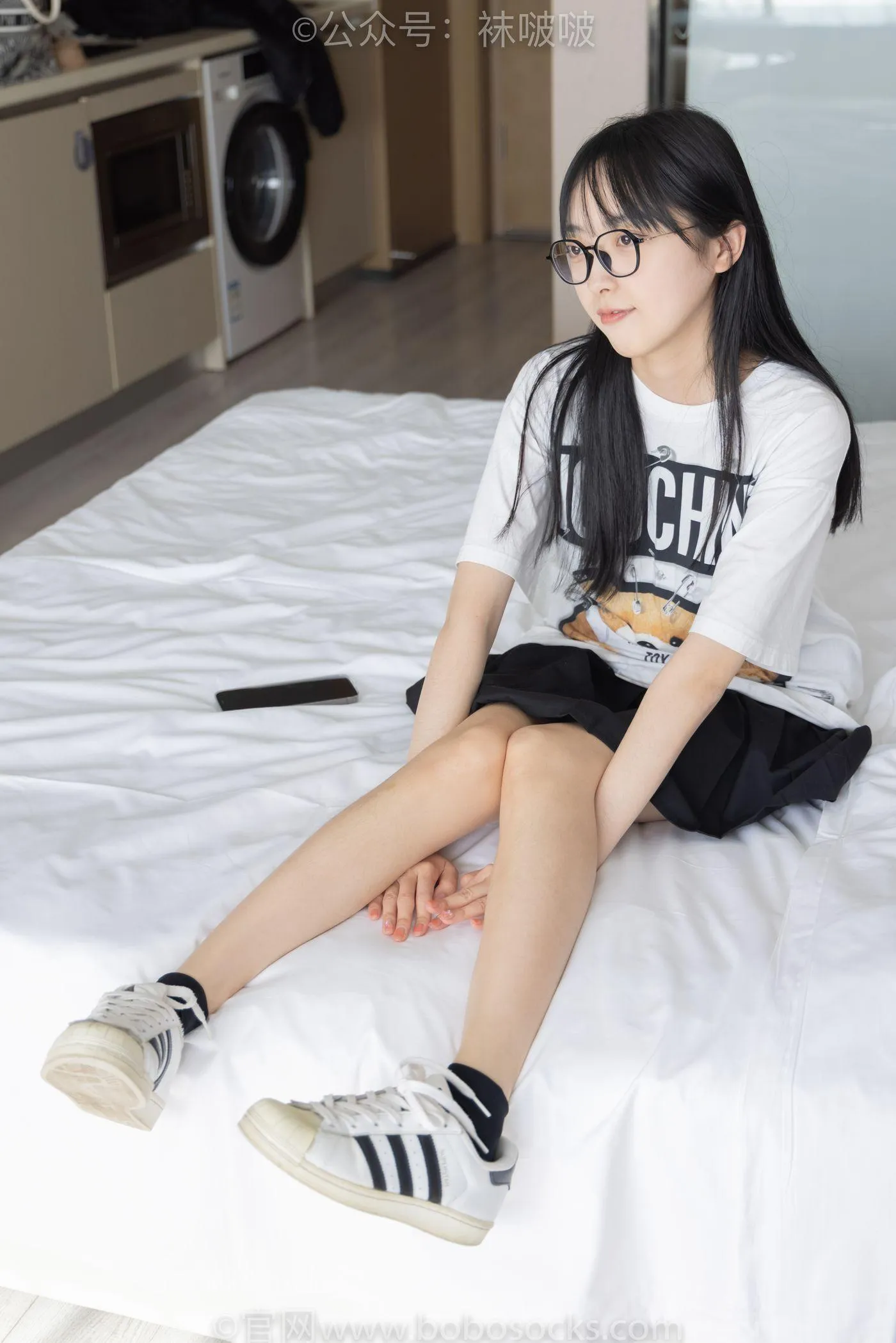 [BoBoSocks袜啵啵]NO.033 稚予-贝壳头、天鹅绒黑袜、天鹅绒白袜 [154P]插图2